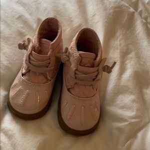 Infant pink sperry boots